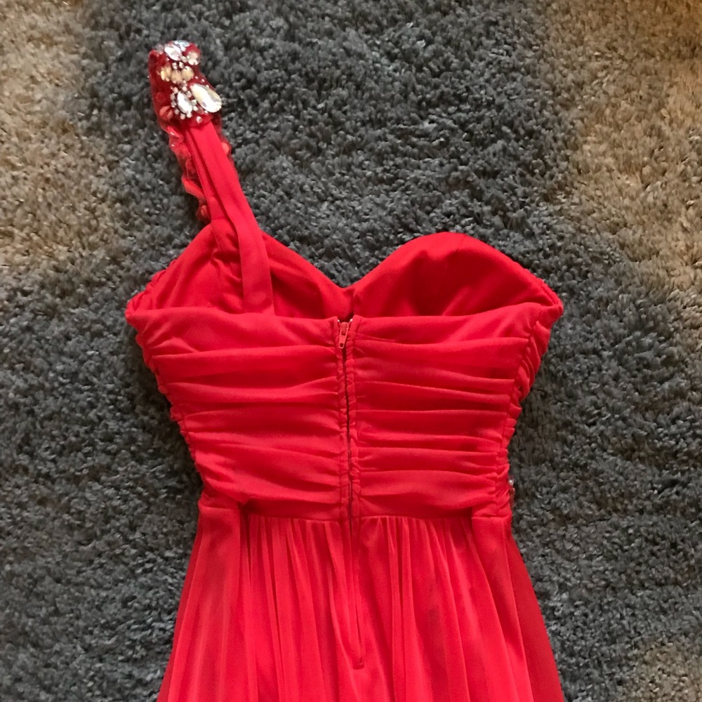 Red hi low formal - Picture 4 of 5